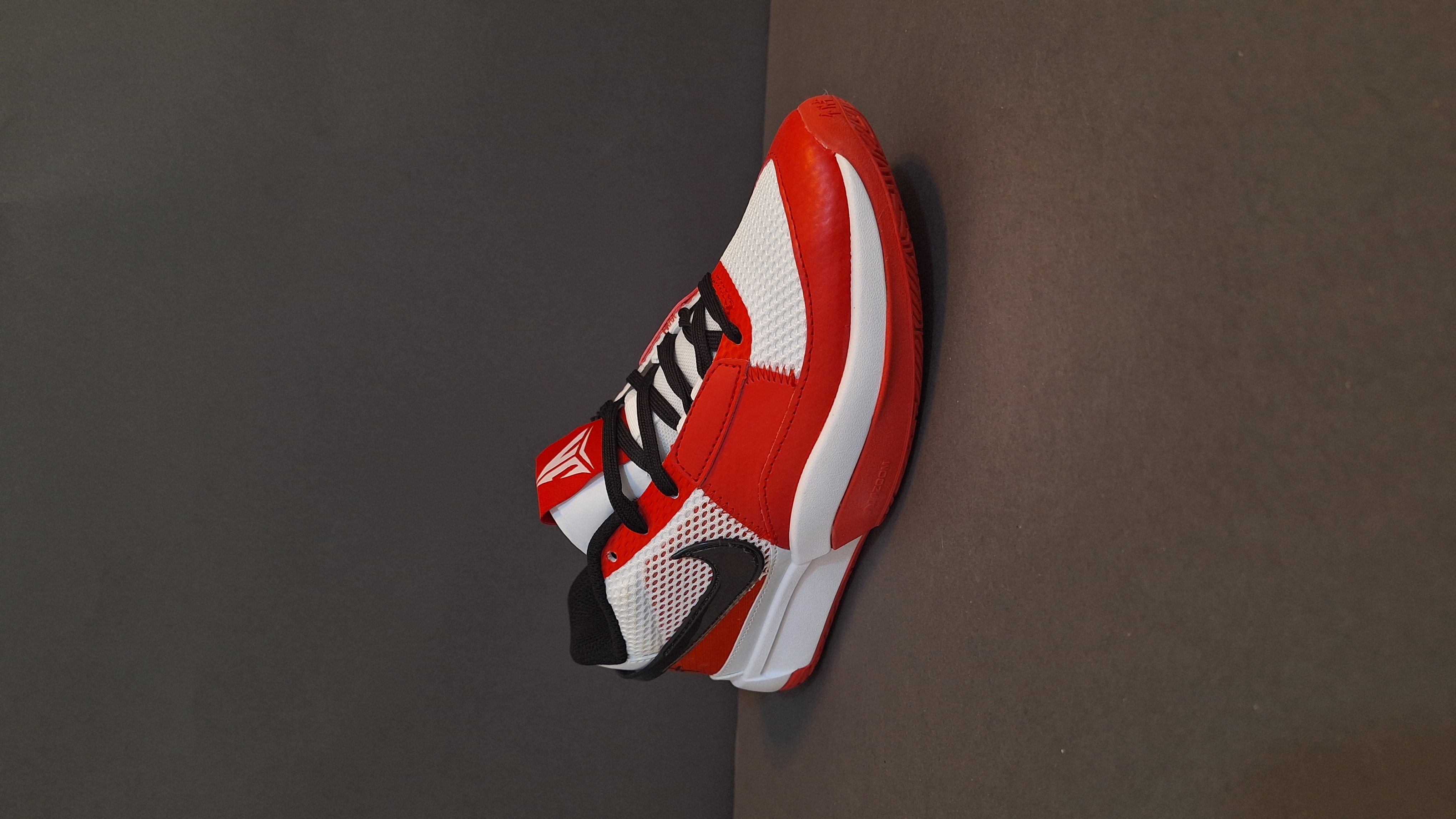 کفش بسکتبال والیبال Nike Ja 1