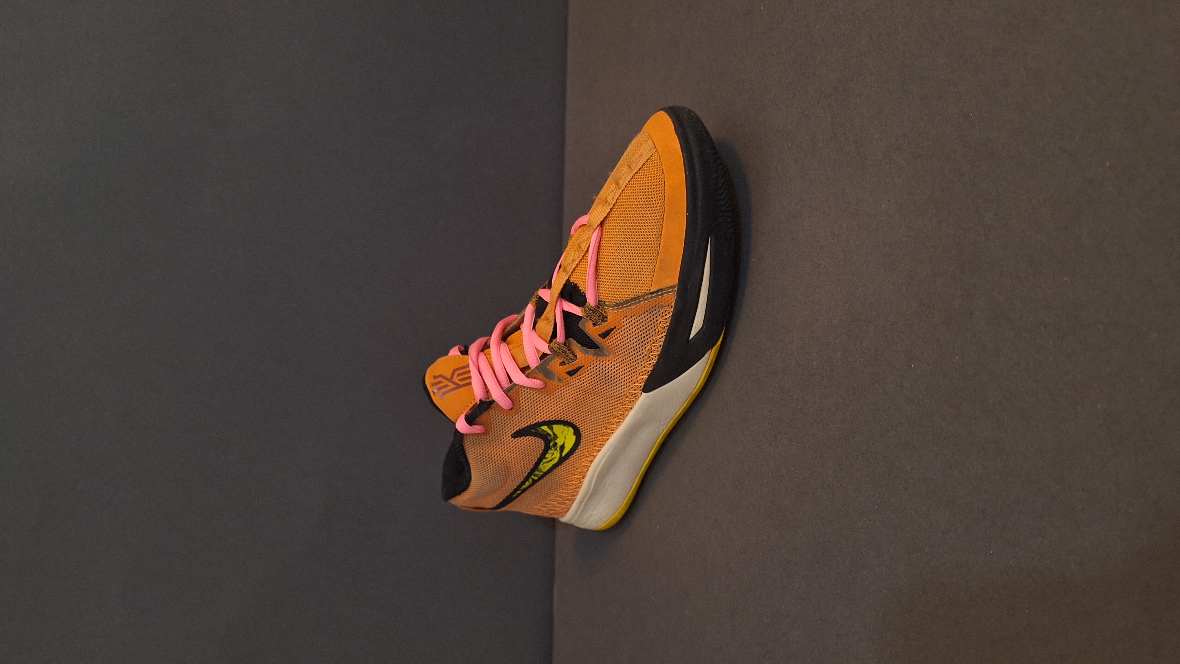 کفش بسکتبال والیبال Kyrie flytrap 6 اورجینال