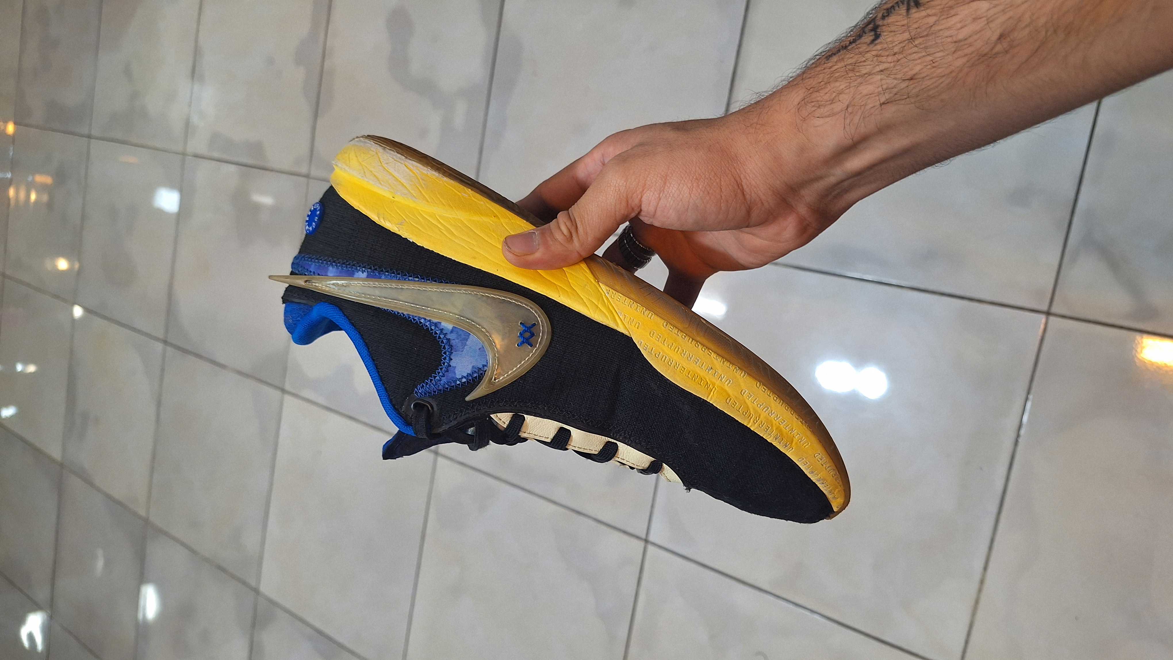 کفش بسکتبال والیبال Nike Lebron 20 اورجینال