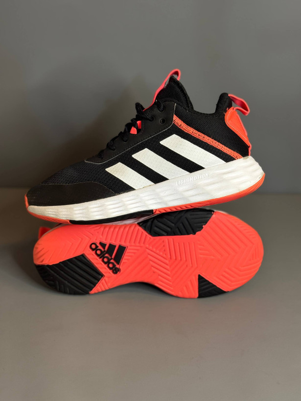 کفش بسکتبال والیبال Adidas on the Game اورجینال