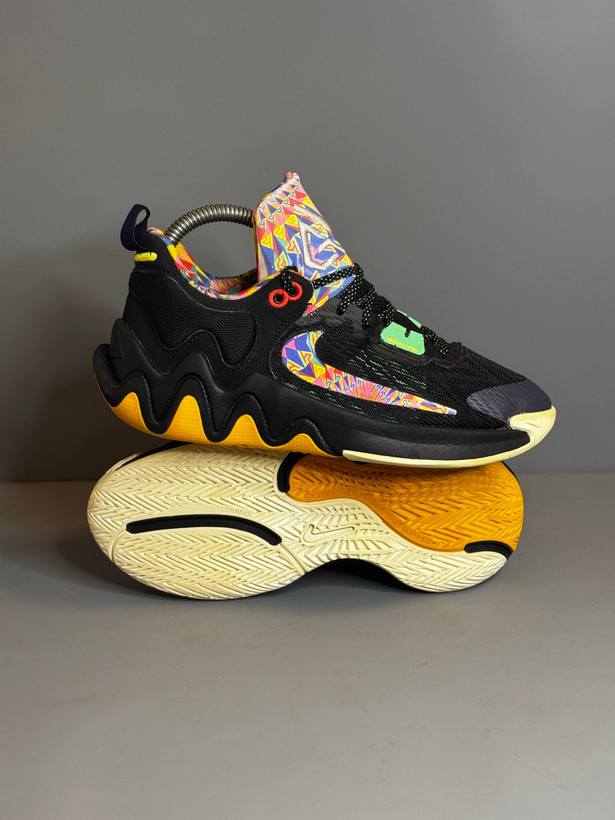 کفش بسکتبال والیبال Nike Giannis اورجینال