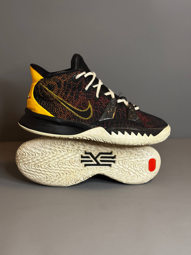 کفش بسکتبال والیبال Nike Kyrie 7 اورجینال