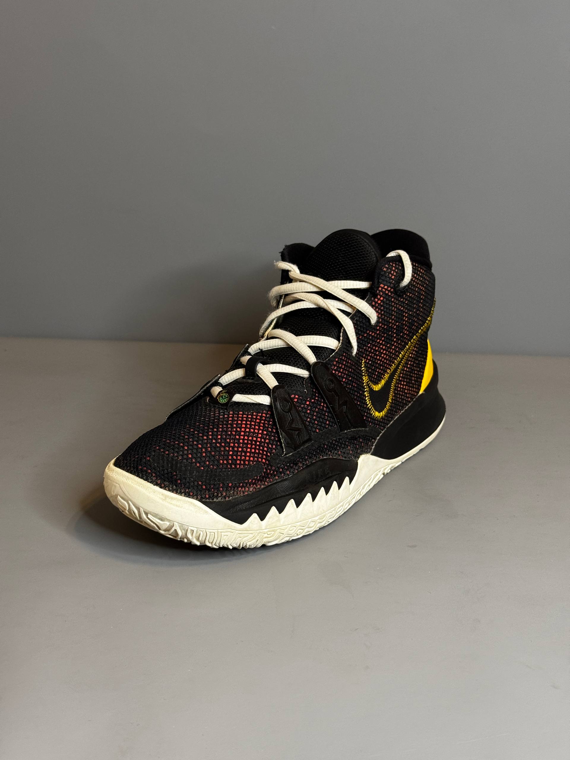 کفش بسکتبال والیبال Nike Kyrie 7 اورجینال