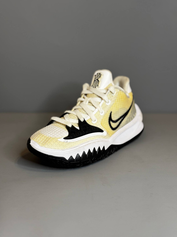 کفش بسکتبال والیبال Nike Kyrie 7 اورجینال