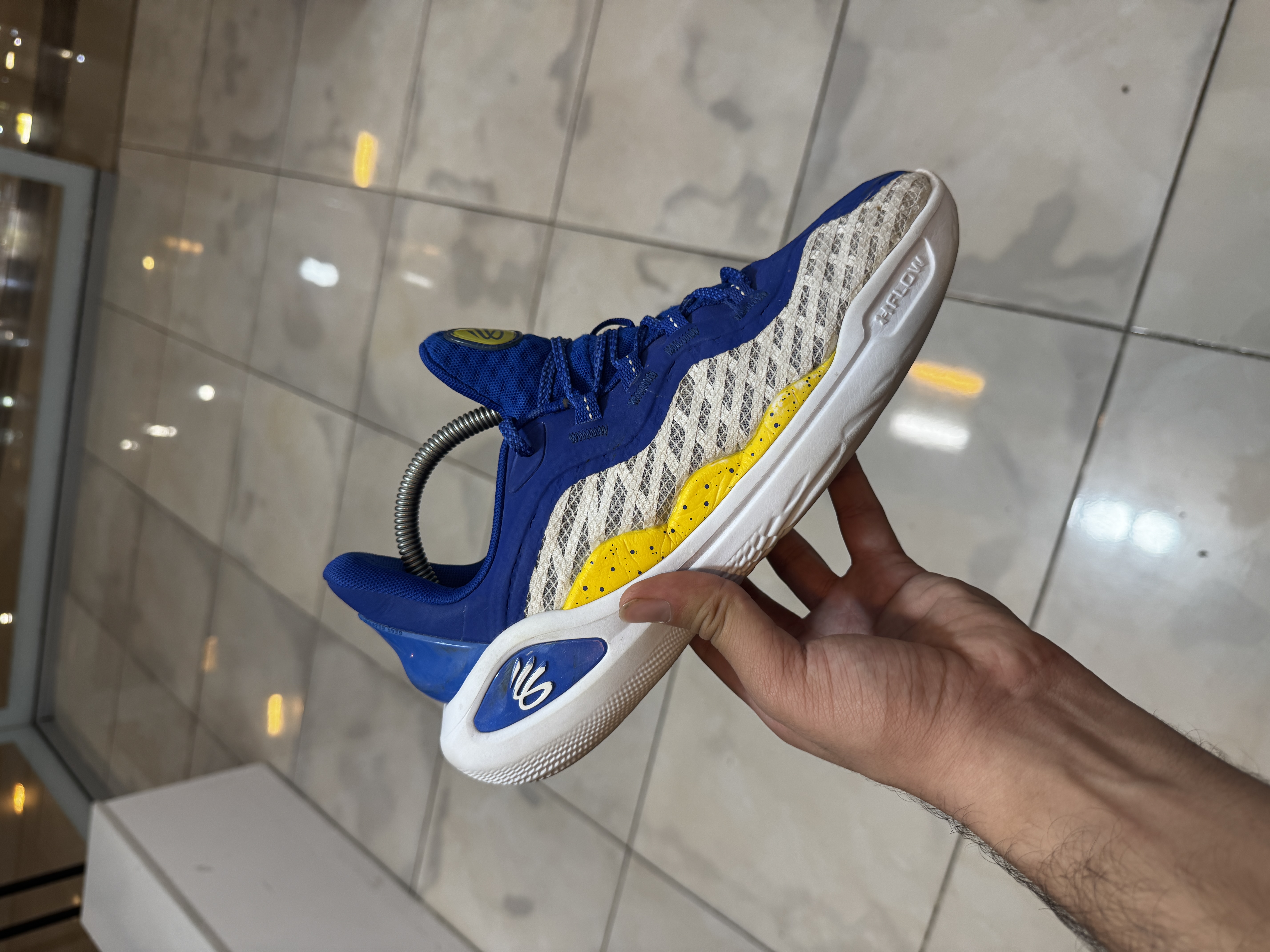 کفش بسکتبال والیبال Under armour Curry اورجینال