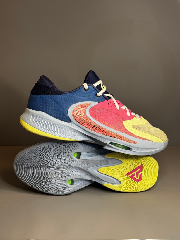کفش بسکتبال والیبال Nike Freak 4 اورجینال
