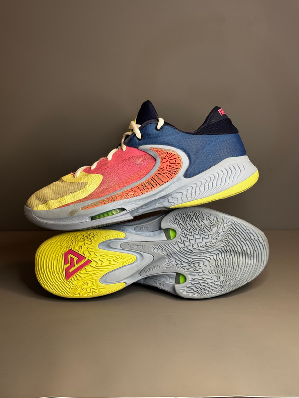 کفش بسکتبال والیبال Nike Freak 4 اورجینال