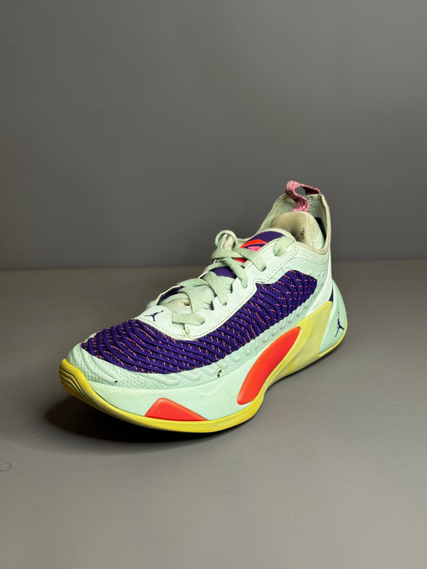کفش بسکتبال والیبال Nike Jordan Luka اورجینال