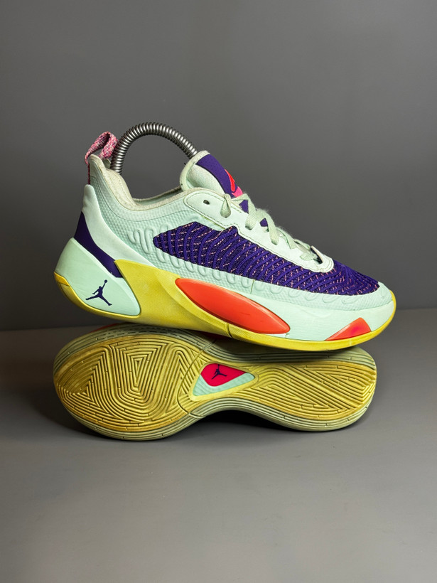 کفش بسکتبال والیبال Nike Jordan Luka اورجینال