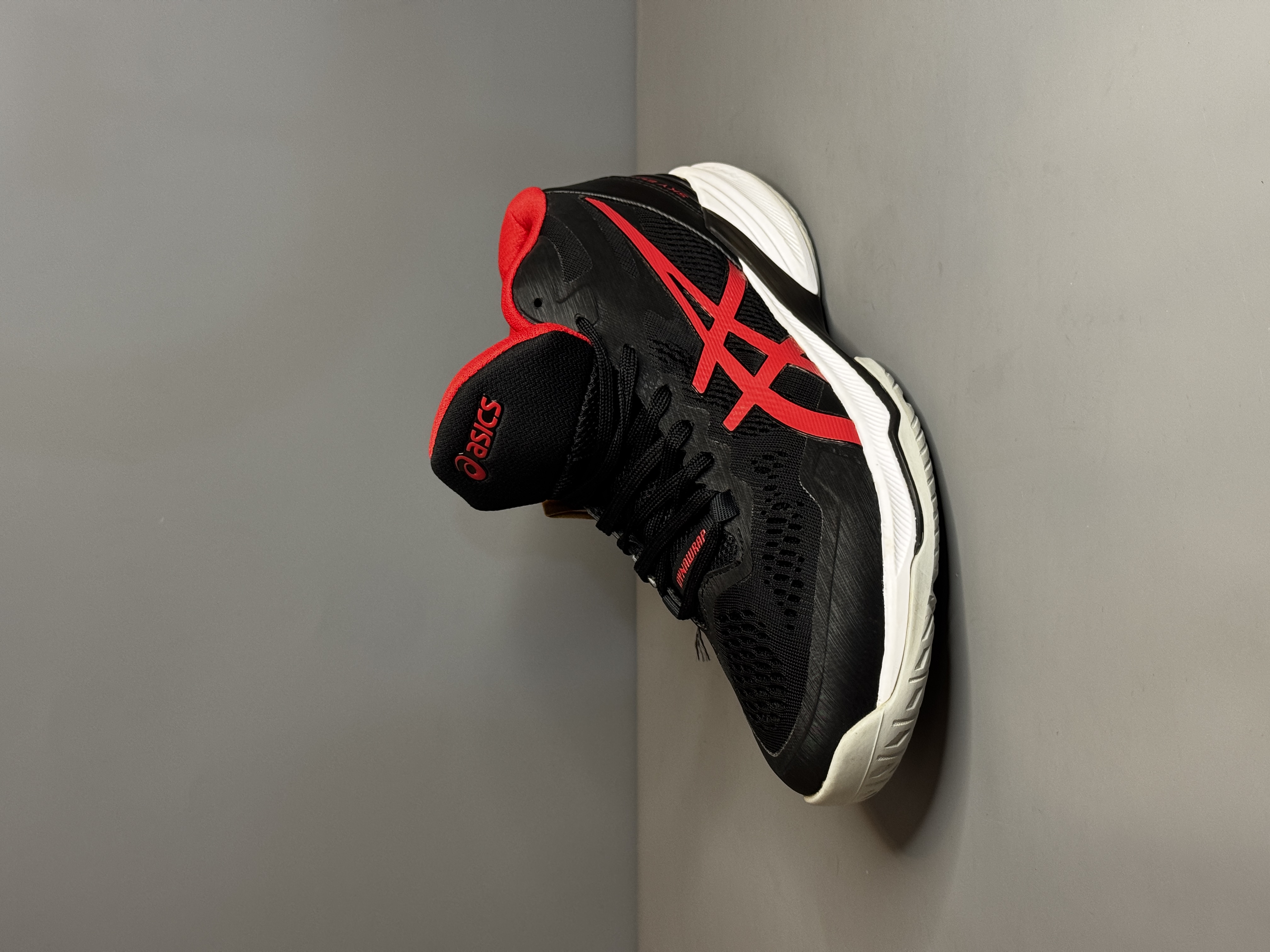 کفش بسکتبال والیبال asics sky