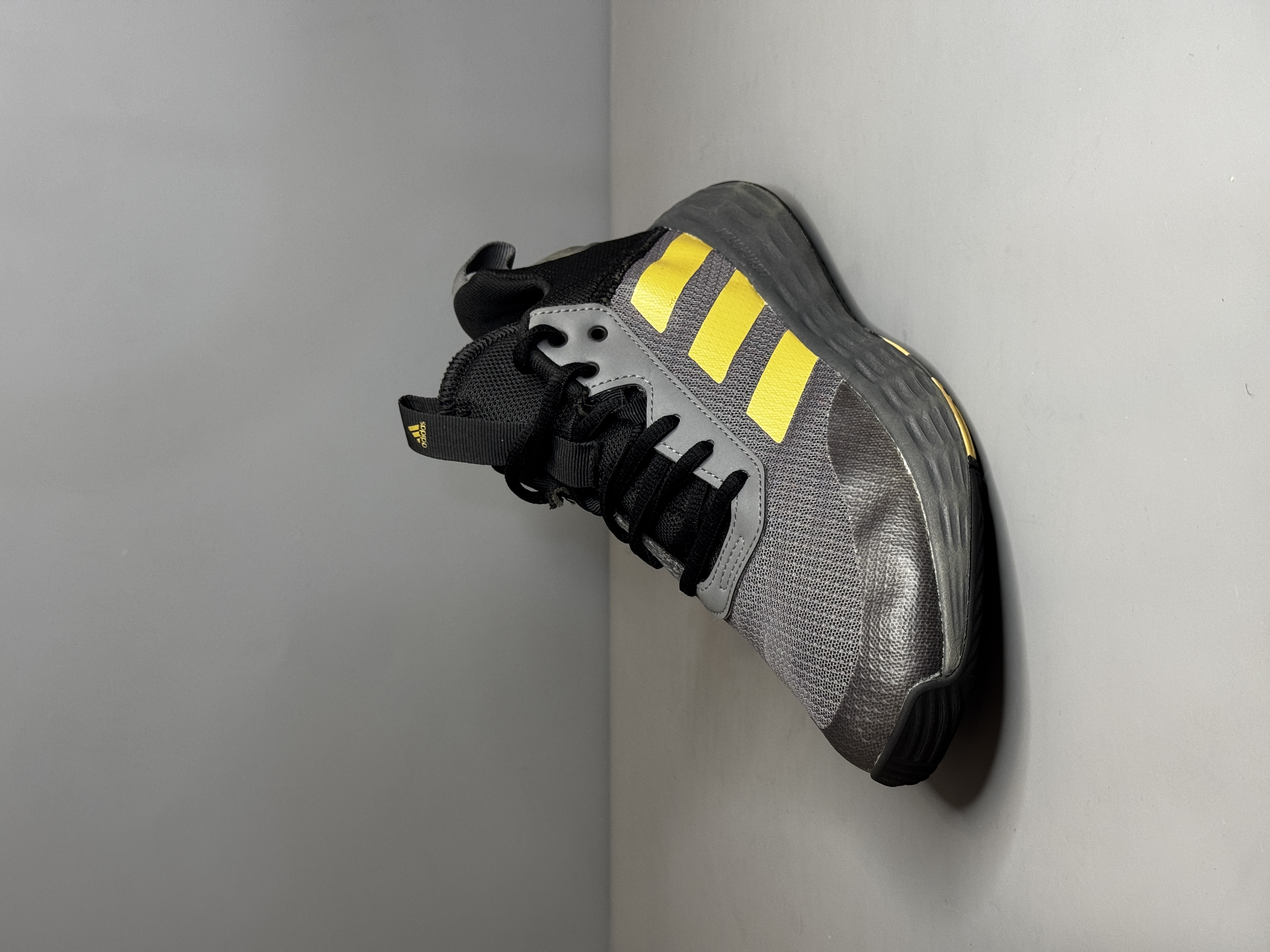 کفش بسکتبال والیبال Adidas On the game اورجینال