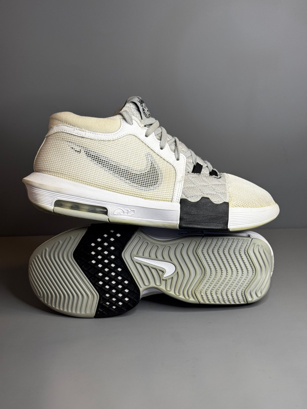 کفش بسکتبال والیبال Nike Lebron 8 اورجینال