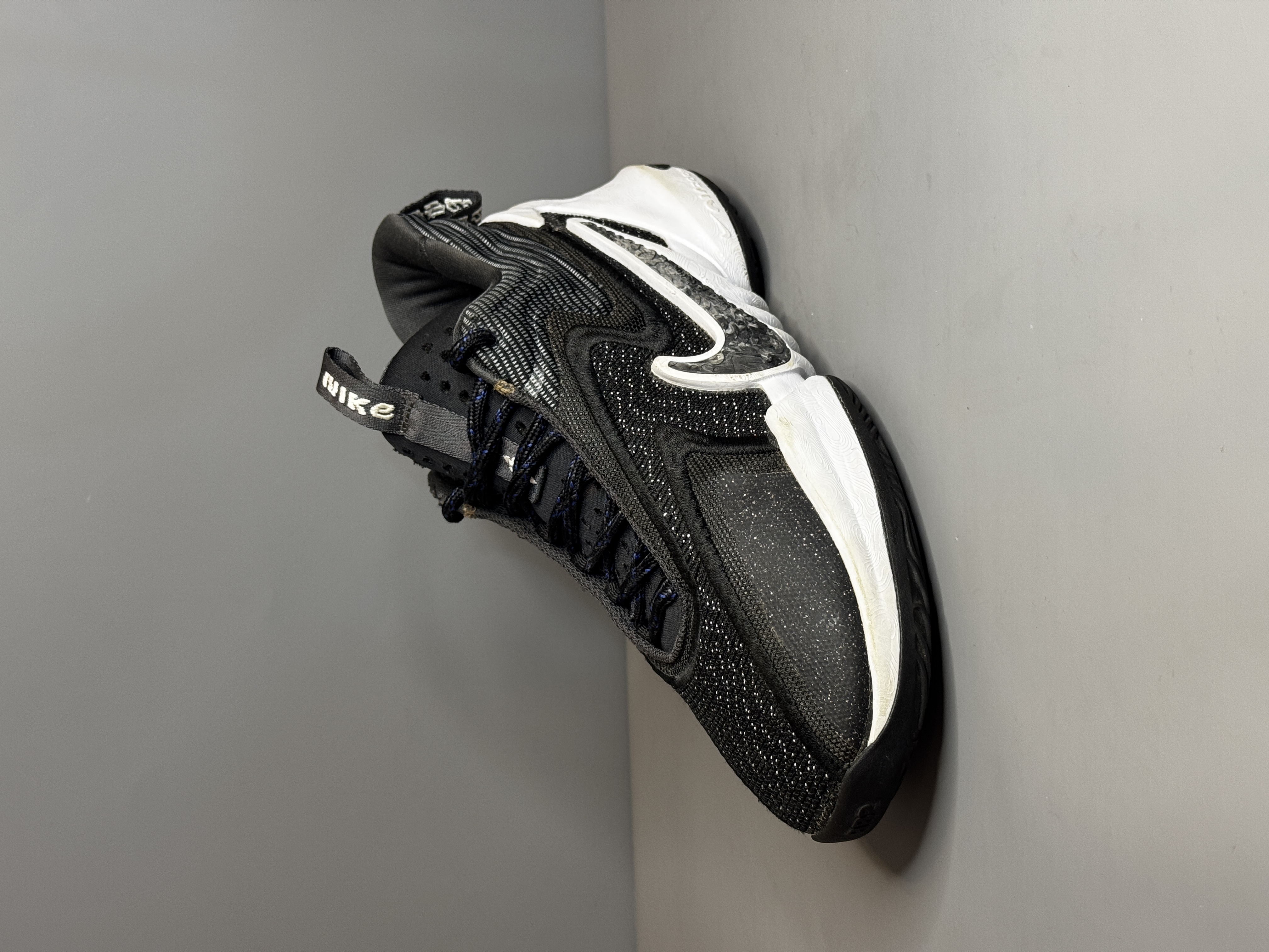 کفش بسکتبال والیبال Nike Cosmic 2 اورجینال