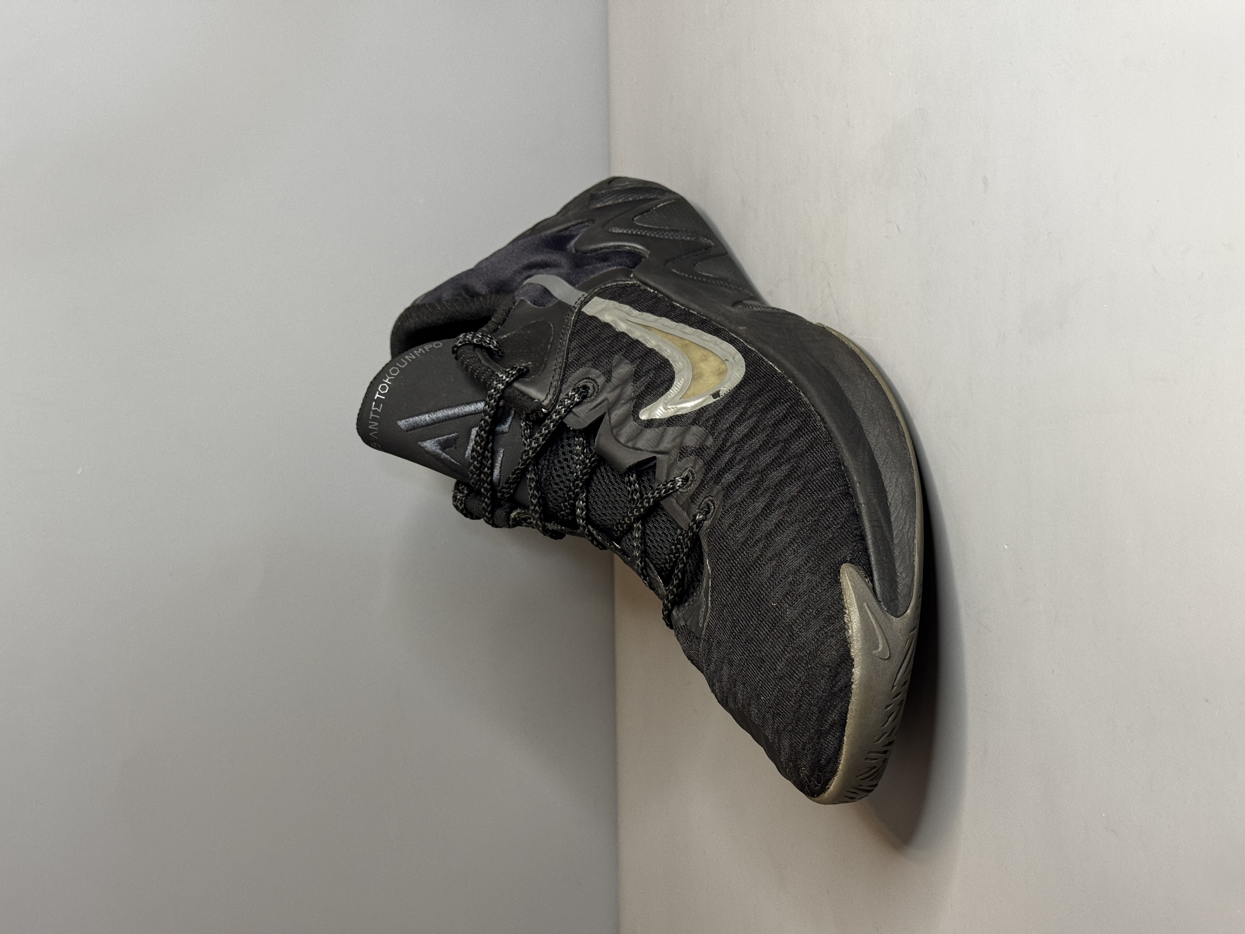 کفش بسکتبال والیبال Nike Giannis 2 اورجینال