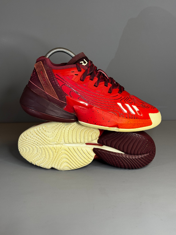کفش بسکتبال و والیبال Adidas issue 4 اورجینال