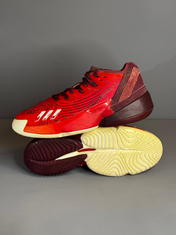 کفش بسکتبال و والیبال Adidas issue 4 اورجینال