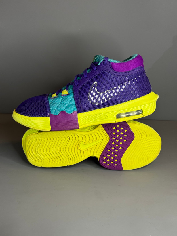 کفش بسکتبال و والیبال Nike Lebron 8 اورجینال