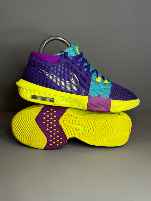 کفش بسکتبال و والیبال Nike Lebron 8 اورجینال