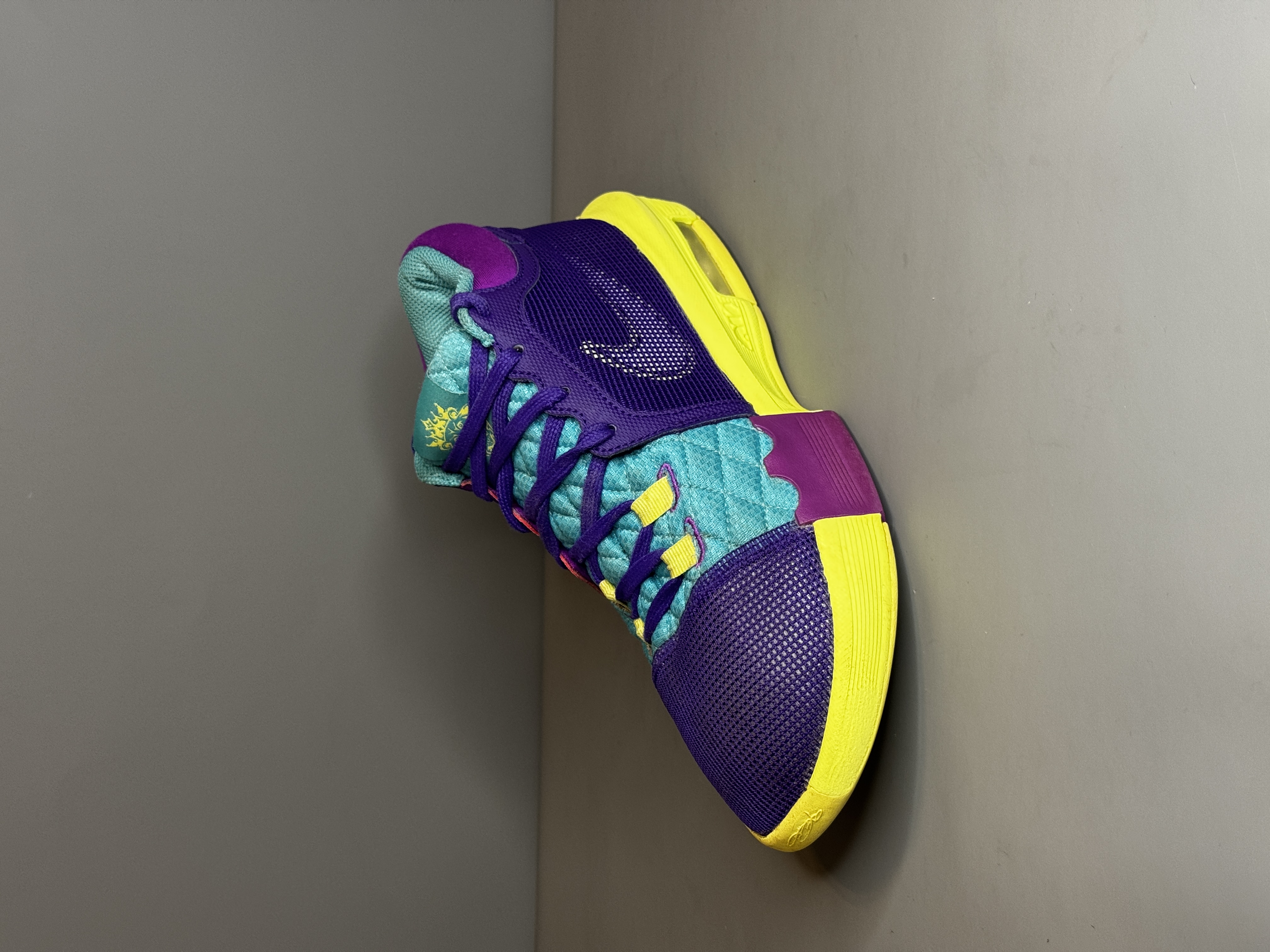 کفش بسکتبال و والیبال Nike Lebron 8 اورجینال