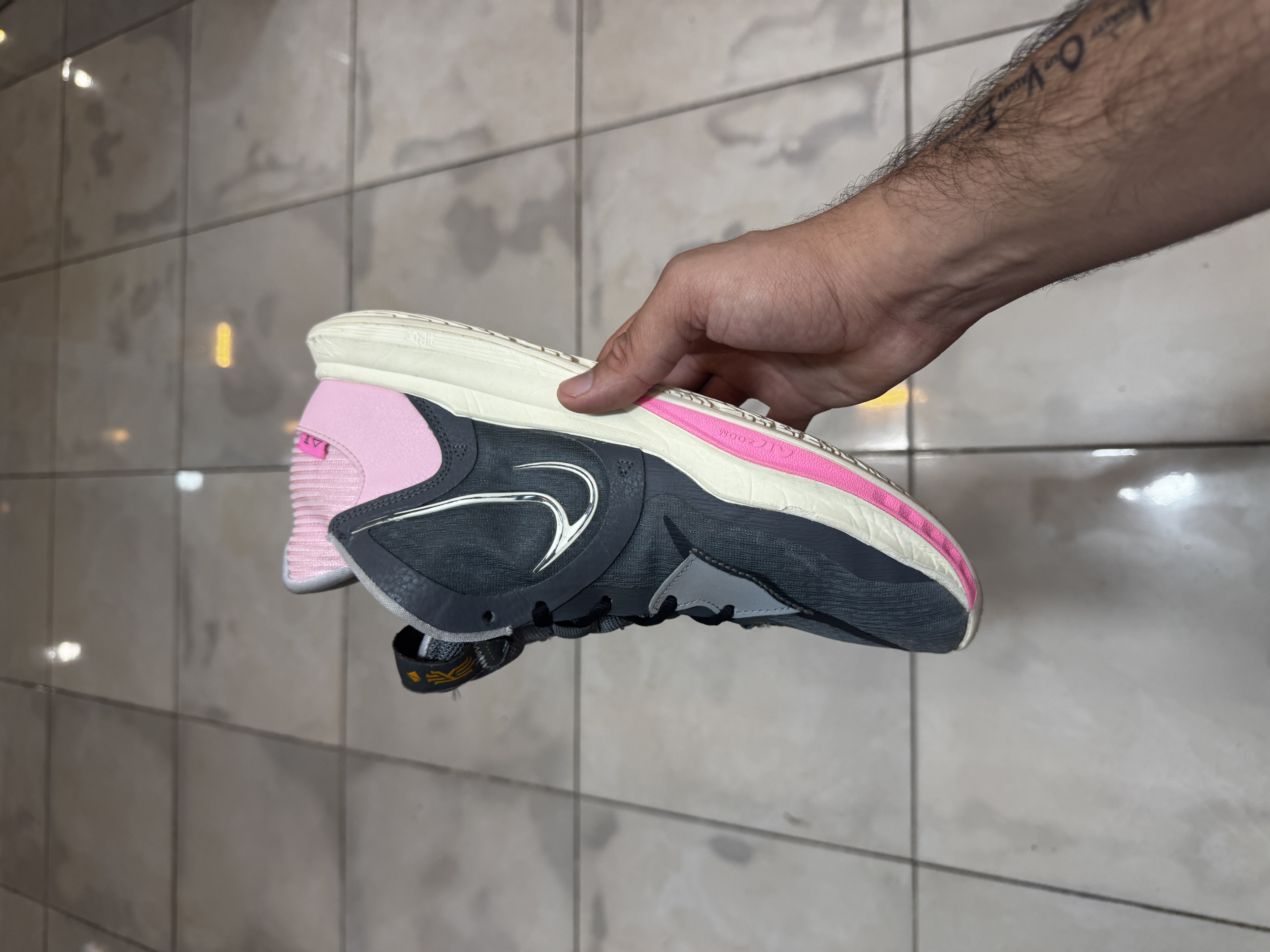 کفش بسکتبال والیبال Nike Kyrie 5 low اورجینال